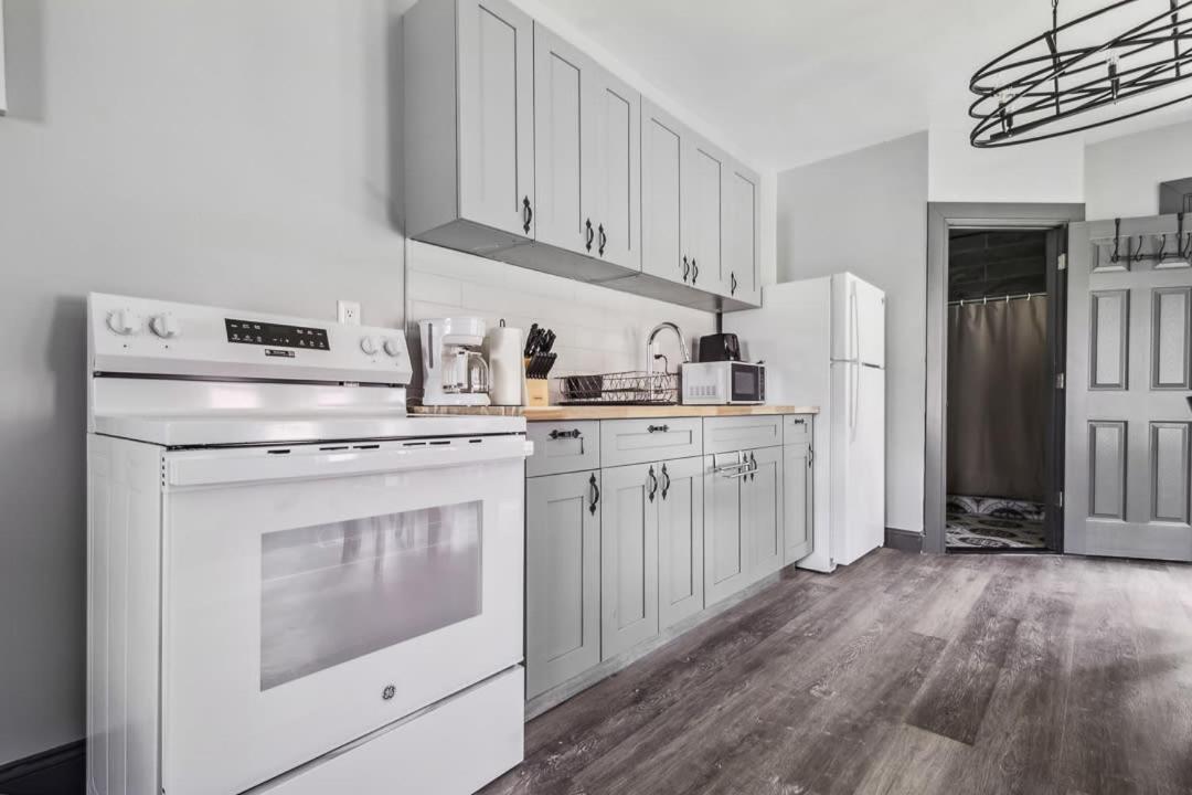Spacious 5br 2bath Near The Falls & Casino * Niagara Falls
