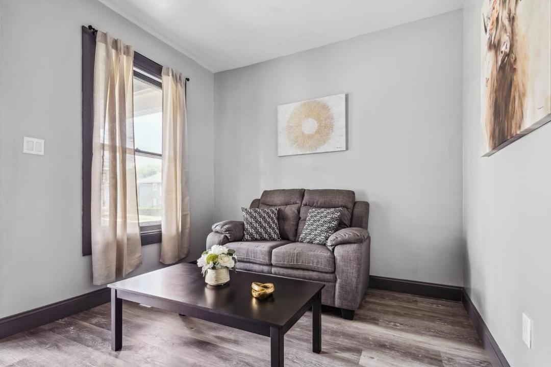 Spacious 5br 2bath Near The Falls & Casino *